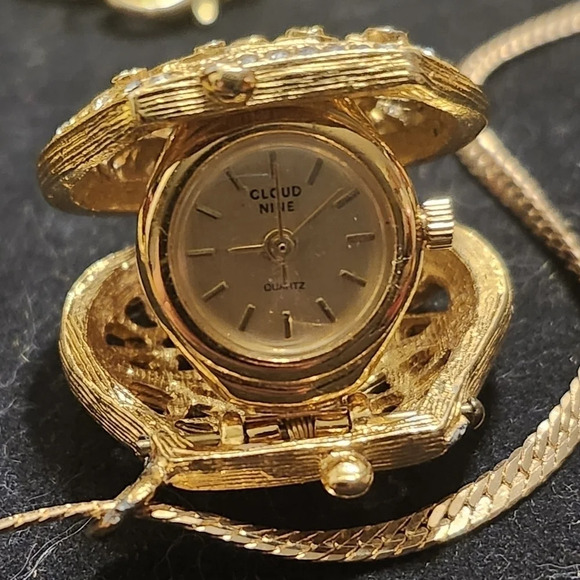 Rare vintage Cloud 9 iced out purse pendant watch - Picture 4 of 5